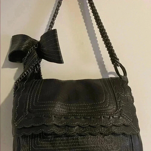 Vince Camuto Black pebbled leather shoulder bag - Picture 11 of 16